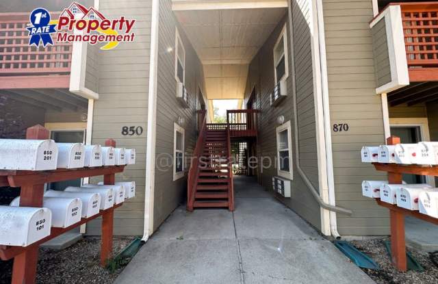850 W. Belmont Street photos photos