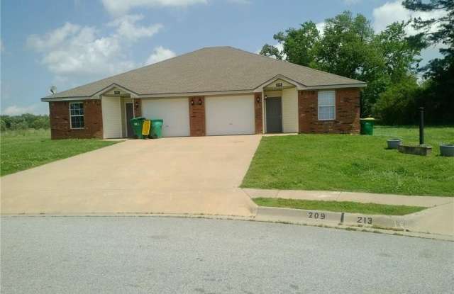 330 Graystone  CIR - 330 Graystone Circle, Centerton, AR 72719