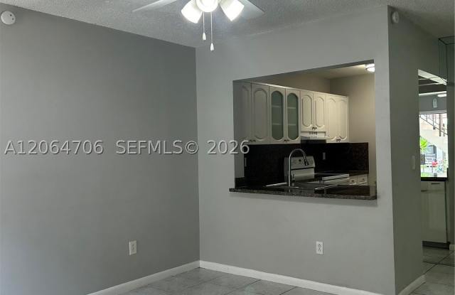 14867 SW 104 ST Gallery 2