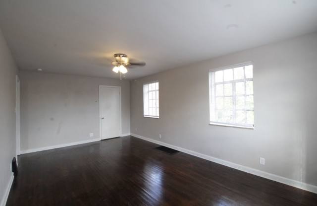 2nd floor one bedroom on south High Gallery 2