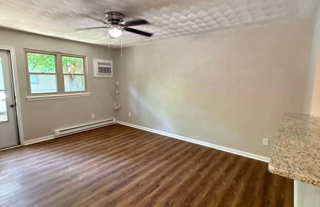 Spacious Duplex! Gallery 3