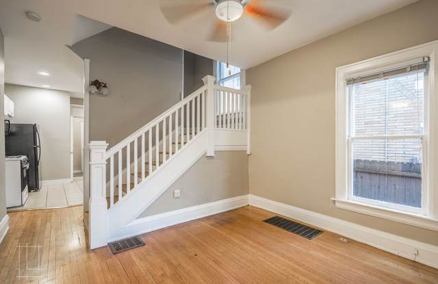 2497 Summit St. photos photos