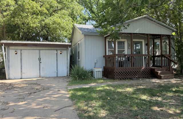 1240 E Walnut St photos photos