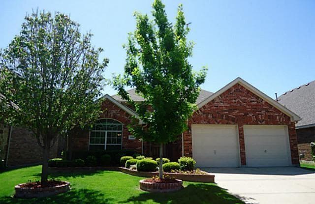 2565 Marina Drive - 2565 Marina Drive, Grand Prairie, TX 75054