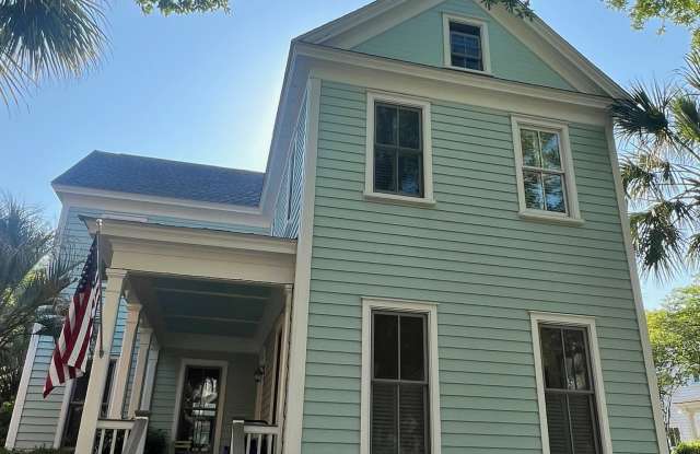 321 North Shelmore Boulevard photos photos