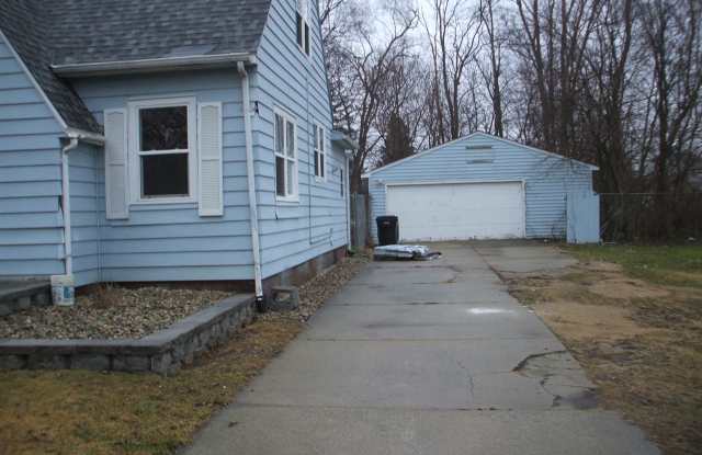 54540 Northern Avenue Gallery 2