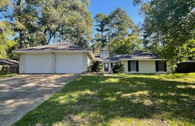 Beautiful 4 bedroom house! - 3710 Colonial Drive, Nacogdoches, TX 75965