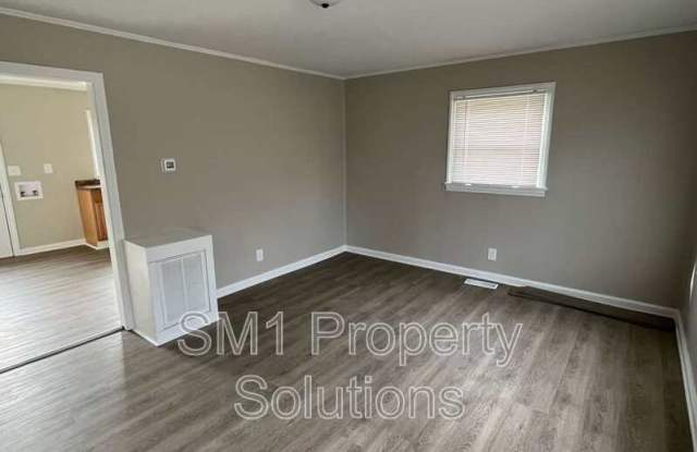 702 Ross Avenue Gallery 2