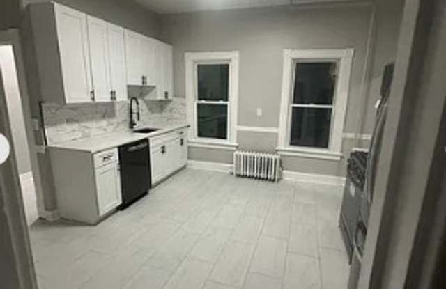 1068 Broad St, Meriden photos photos