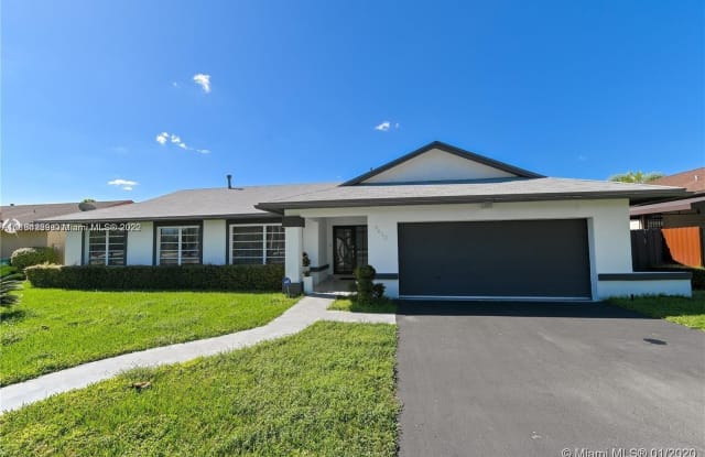 9612 SW 117th Ave - 9612 Southwest 117th Avenue, Kendall, FL 33186