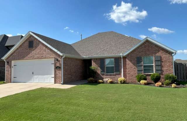 2019 West Gilligan Avenue photos photos