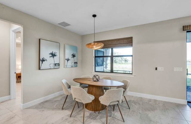 Enjoy Pebble Glen Drive in Estero Gallery 3