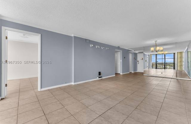 800 Parkview Dr Unit 211 Gallery 4