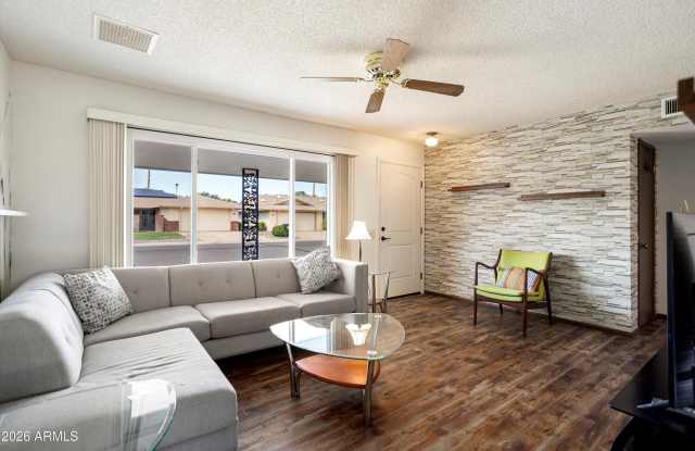12543 W PARKWOOD Drive Gallery 4