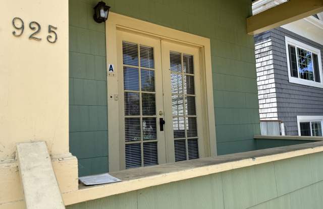 Cozy 1 Bedroom, 1 Bath Unit Gallery 3