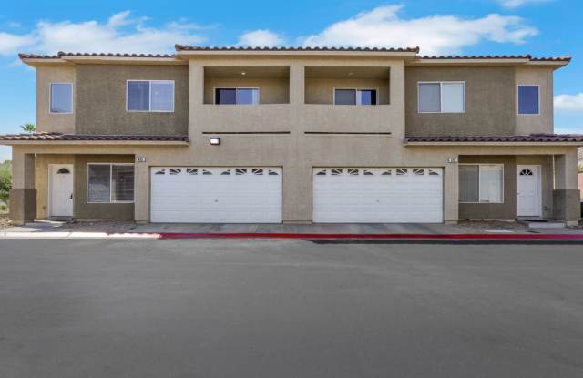 2 bedroom+loft townhome with attached 2 car garage photos photos