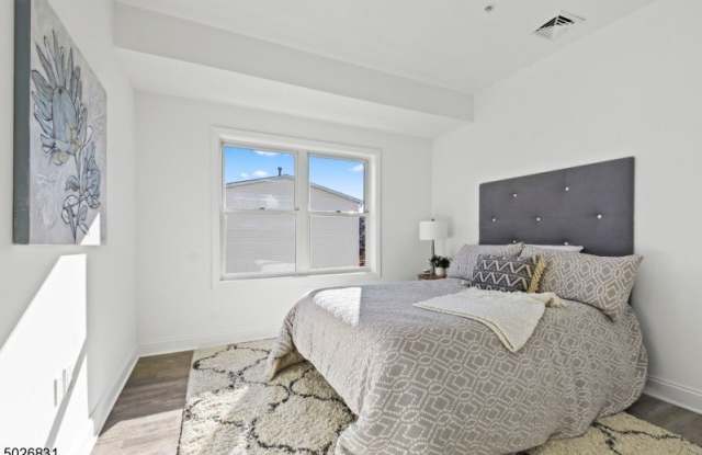 85 4Th Ave. Unit 2A Gallery 4