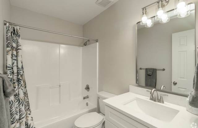 Tastefully Renovated 2BD with Wifi  W/D Included! $2k Credit Available! photos photos