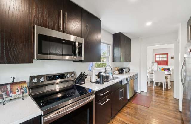 4705 Norwich Road Gallery 4