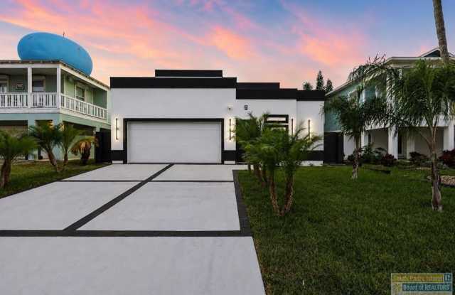 203 W Lantana St. Gallery 2
