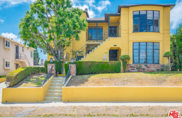 1757 KELTON Avenue Gallery 2