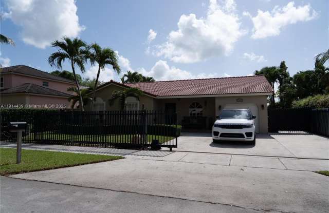 17992 SW 152nd Ct - 17992 Southwest 152nd Court, Richmond West, FL 33187
