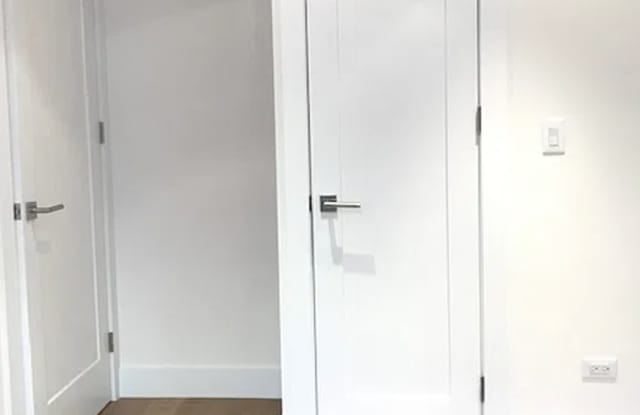 211 E 12th St Gallery 4