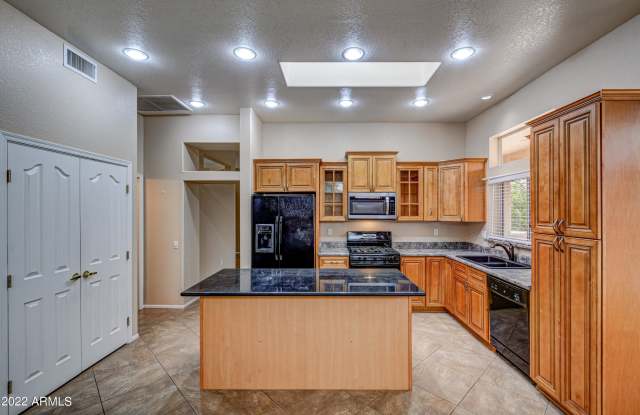 15627 W GREYSTONE Drive Gallery 4