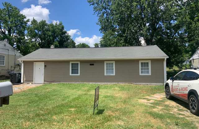 Newly Renovated One Bedroom Duplex - 1015 Tuscaloosa Street, Greensboro, NC 27406