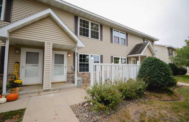 Spacious 2-story townhouse with extra garage space available! - 6134 South Pointe Drive Southwest, Rochester, MN 55902 Spacious 2-story townhouse with extra garage space available! - 6134 South Pointe Drive Southwest, Rochester, MN 55902