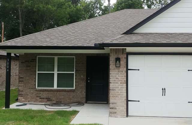 NEWER 2-BEDROOM DUPLEX WITH ATTACHED GARAGE IN PRYOR! photos photos
