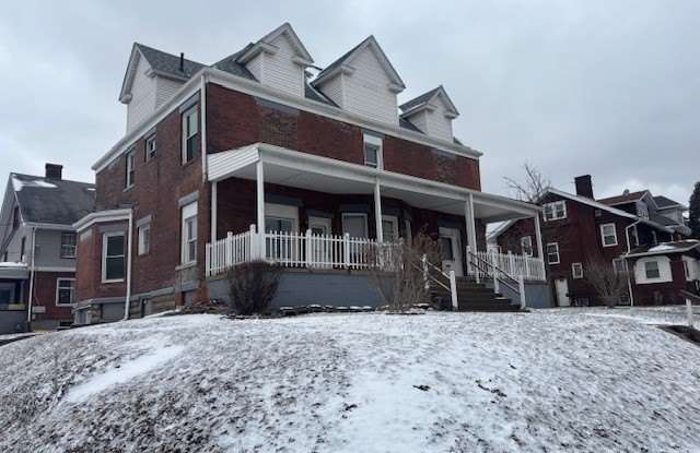 1103 Walnut Avenue NE unit: 1 photos photos