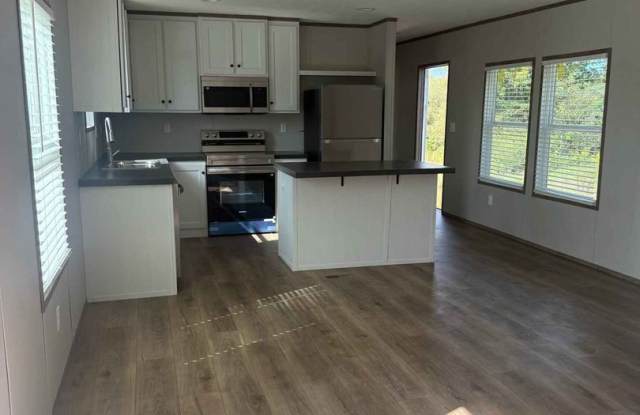 New Home! 2 Bedroom / 2 Bath Gallery 3
