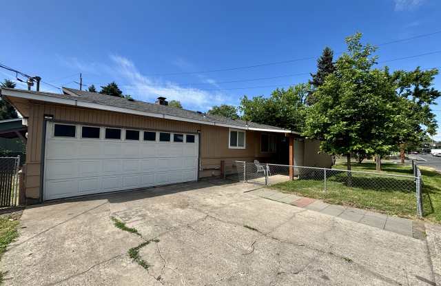 907 Se M St photos photos