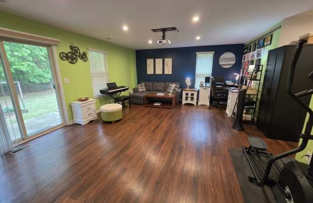 2002 Whitesmith Dr Gallery 4