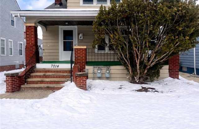 7014 Thornton Drive unit: Down photos photos