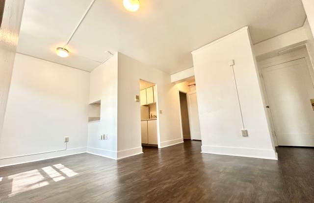 Burlingame Apartments Gallery 3