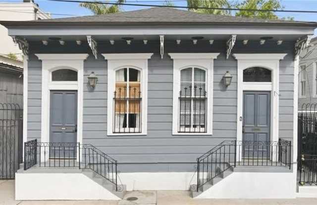 1415 BURGUNDY Street photos photos