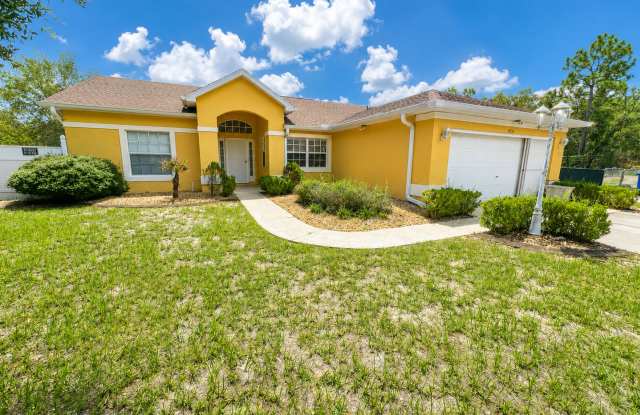 Incredible Pool Home on 1 Acre Fenced Lot w/2 Car Detached Garage! Gallery 3