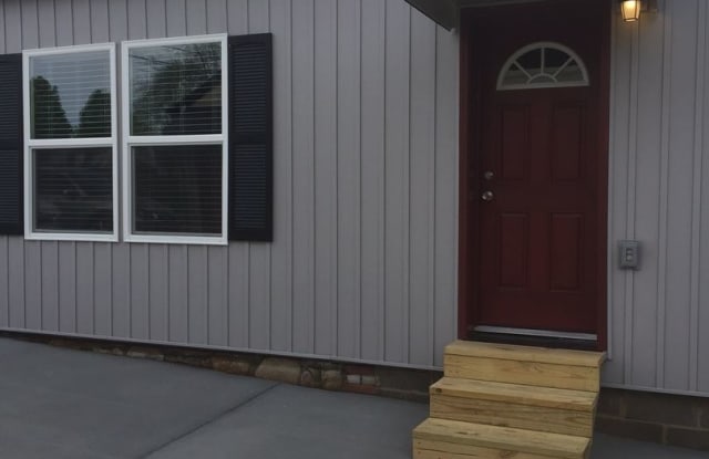 677 E. Lincoln Road - 677 East Lincoln Road, Alcoa, TN 37701