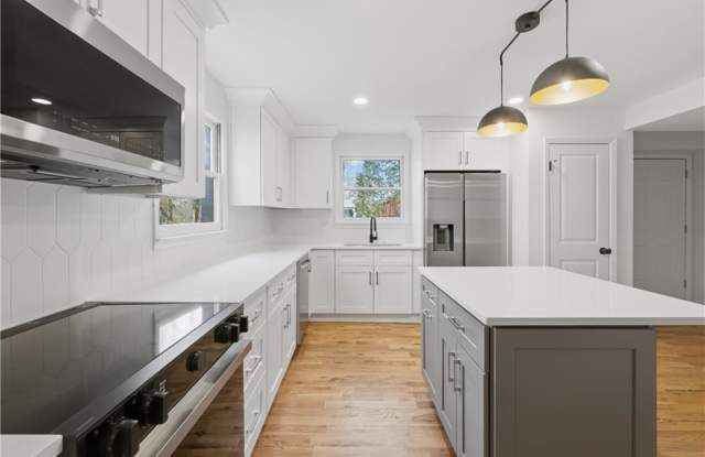 2413 Charleston Oaks Lane photos photos