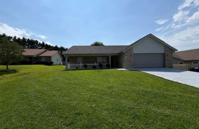 Maryville 37803 - 3 bedroom 2 bath - call Ed Johnson 865-924-5045 photos photos