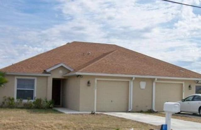 1537 Gilbert Ave S - 1537 Gilbert Ave S, Lehigh Acres, FL 33973