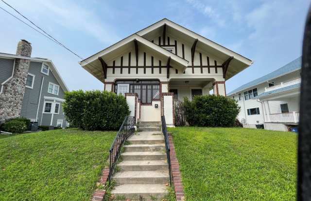 205 Euclid Avenue Gallery 1