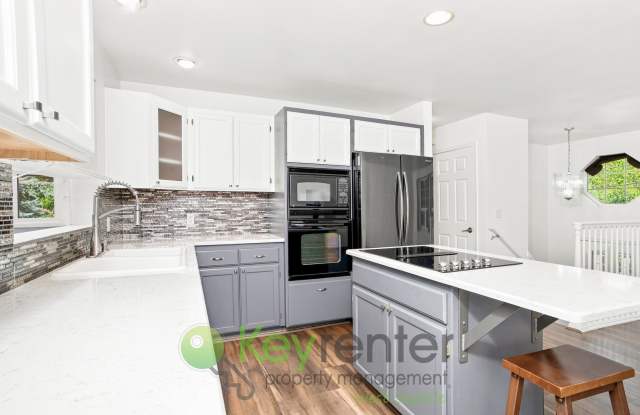Spacious 4 Bedroom with Two Car Garage and Balcony Gallery 4