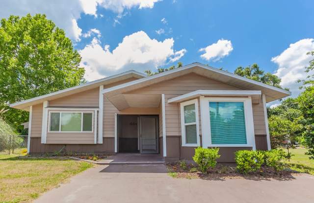 1504 Meadow St. photos photos