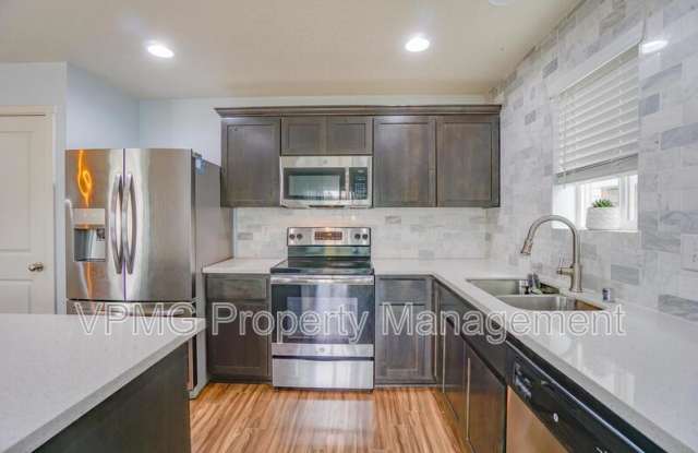 11705 NE 131st Pl Gallery 4