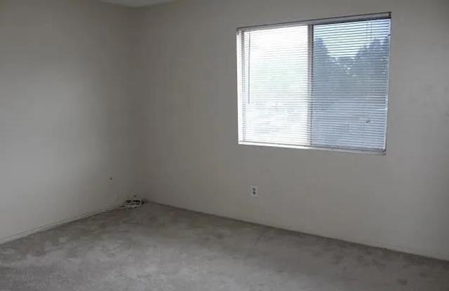 1136 S Dover Cir # 63L photos photos