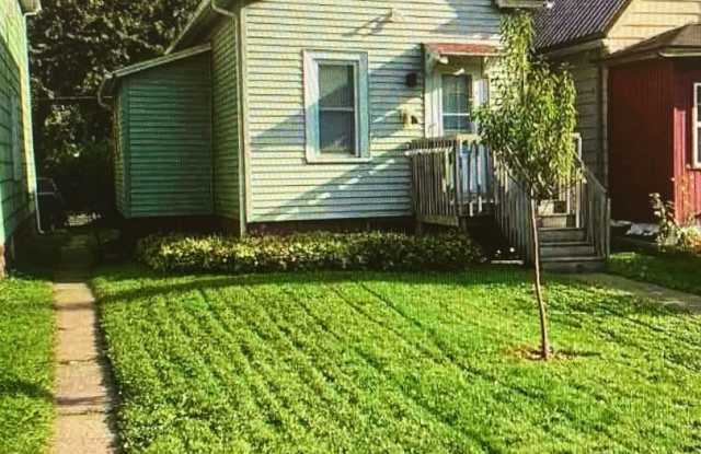 AVAILABLE August - 1 Bed 1 Bath single family home! photos photos
