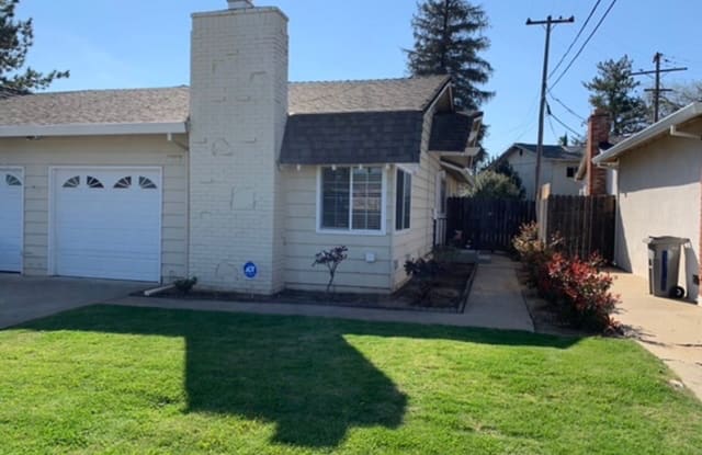 3014 Chestnut Hill Drive Gallery 2